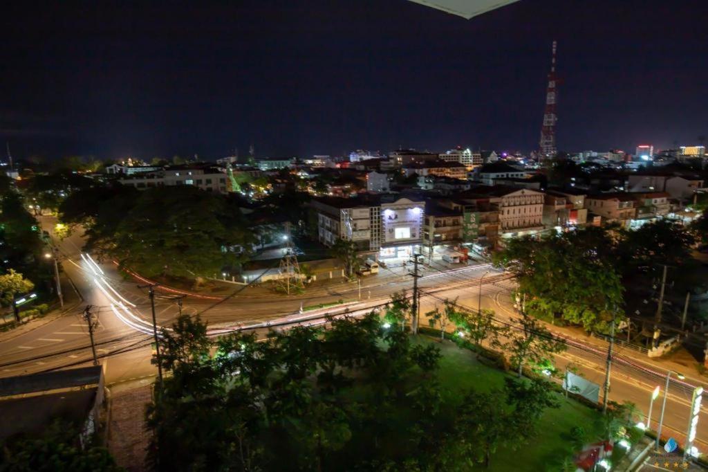 Vientiane Plaza Hotel מראה חיצוני תמונה